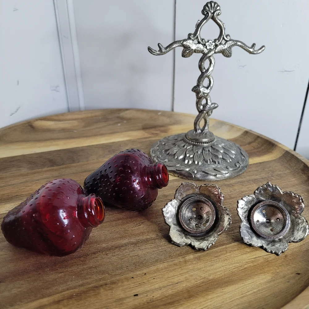 Vintage Silver Strawberry Glowing Salt And Pepper - Picture 3 of 6